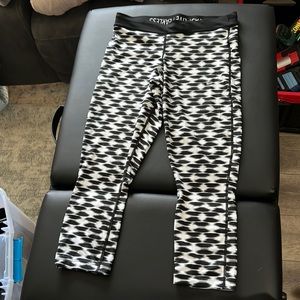 Womens Nike Dri Fit Capri Leggings